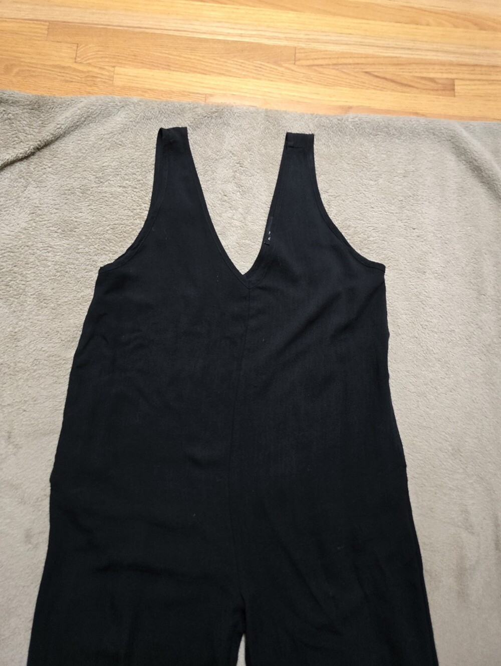 Papillon Sleeveless V-Neck Black Jumpsuit with Pockets Size Large - Picture 3 of 12